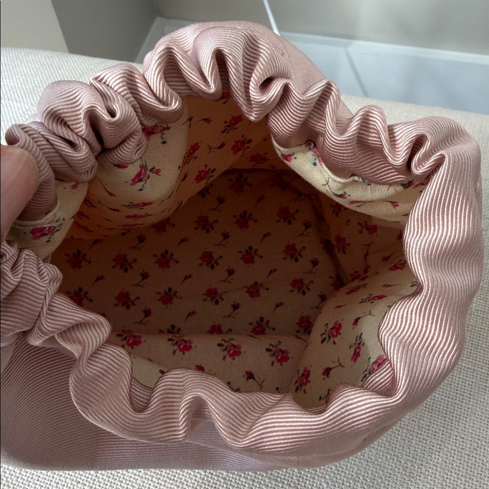 Gucci Blush Pink Canvas Pouch - Picture 2 of 11